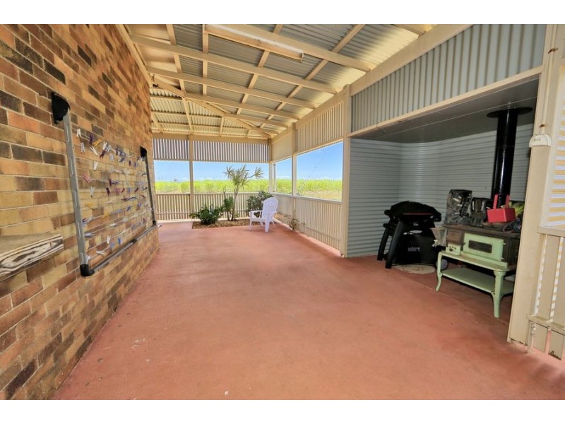 198 paynes road, Alloway QLD 4670