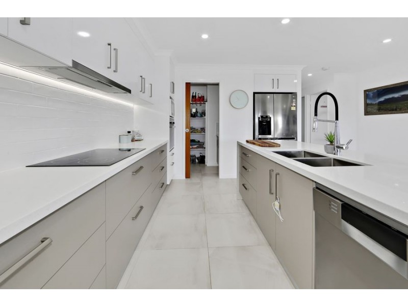 52 Rickerts road, Burnett Heads QLD 4670