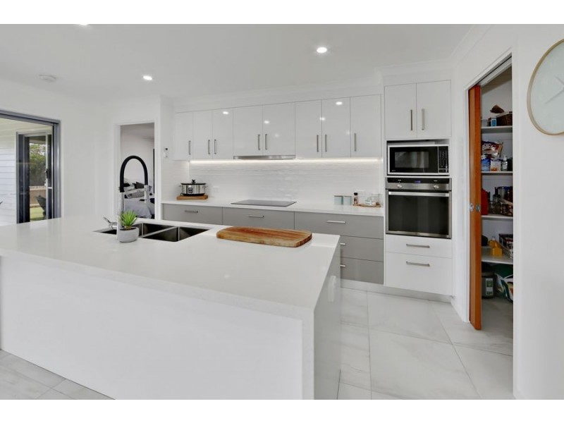 52 Rickerts road, Burnett Heads QLD 4670