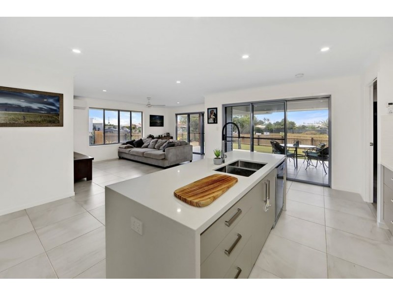 52 Rickerts road, Burnett Heads QLD 4670