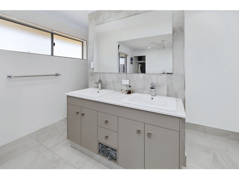 52 Rickerts road, Burnett Heads QLD 4670