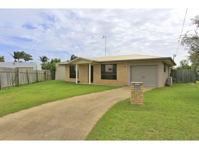 3 Crystal Court, Elliott Heads QLD 4670