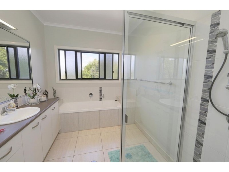 183 St Johns Road, Woongarra QLD 4670