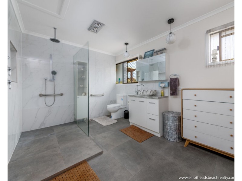 93 Shelley street, Burnett Heads QLD 4670