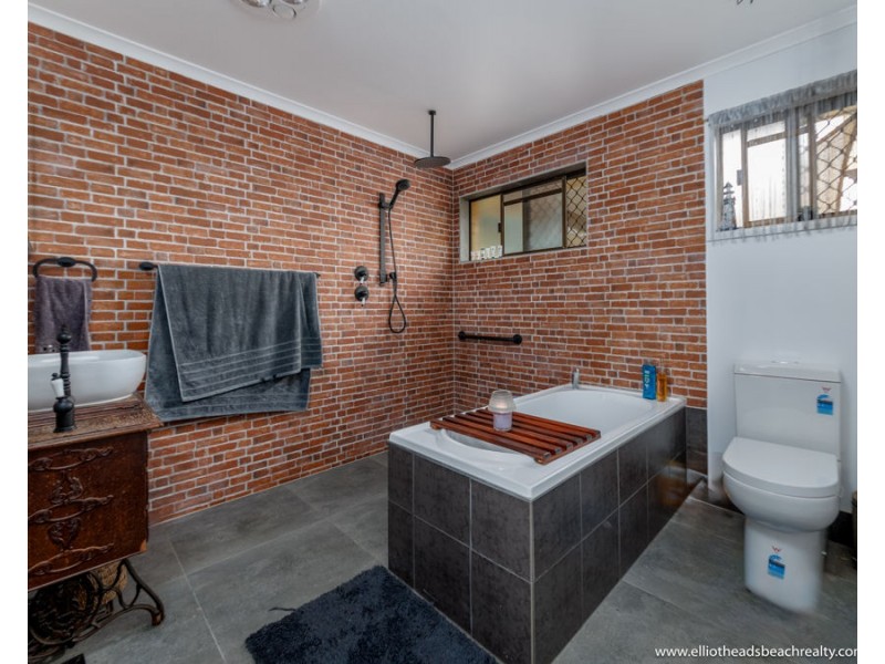 93 Shelley street, Burnett Heads QLD 4670