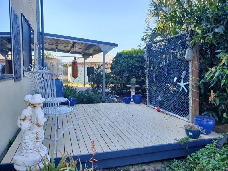 26 Cove street, Burnett Heads QLD 4670