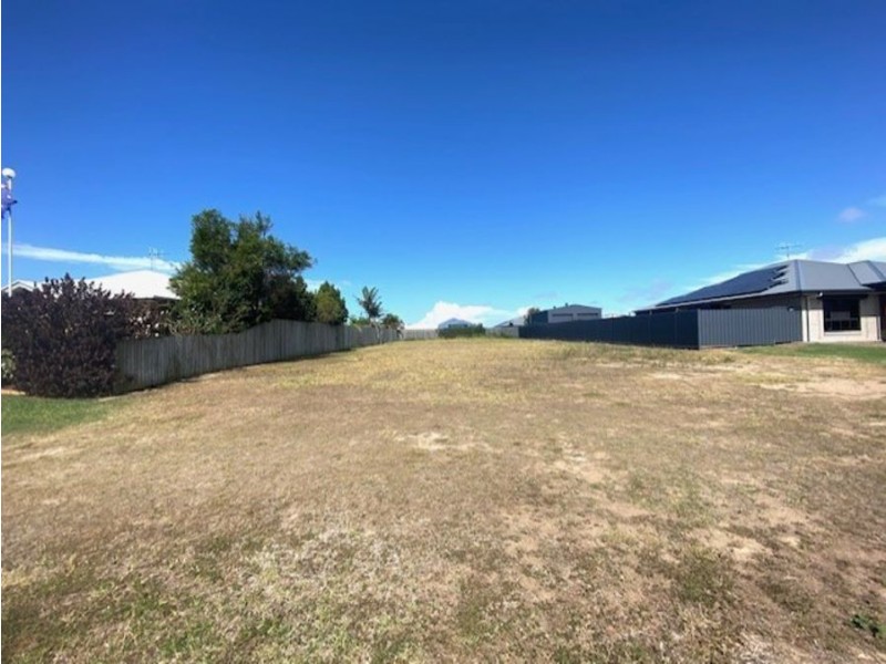 10 Sandstone street, Burnett Heads QLD 4670