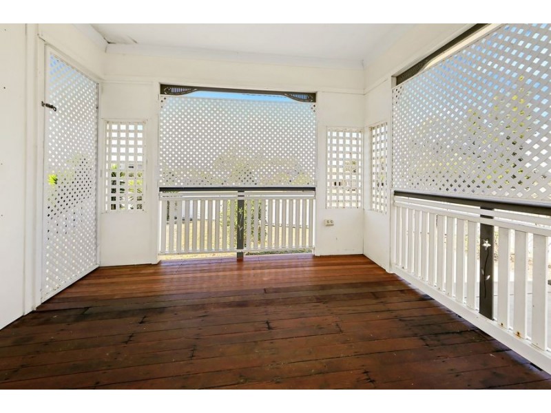 7 Moore Street, Elliott Heads QLD 4670