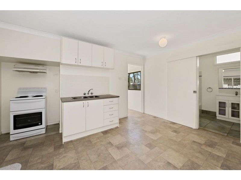 7 Moore Street, Elliott Heads QLD 4670