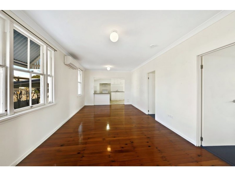 7 Moore Street, Elliott Heads QLD 4670