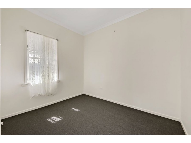 7 Moore Street, Elliott Heads QLD 4670