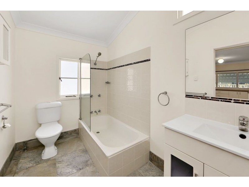 7 Moore Street, Elliott Heads QLD 4670