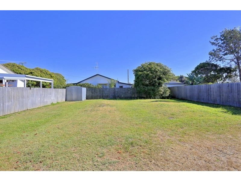 7 Moore Street, Elliott Heads QLD 4670