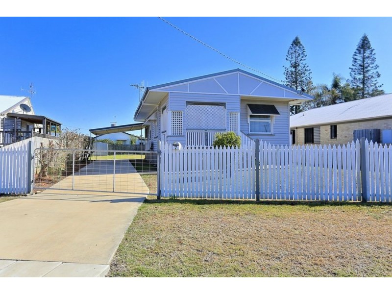 7 Moore Street, Elliott Heads QLD 4670