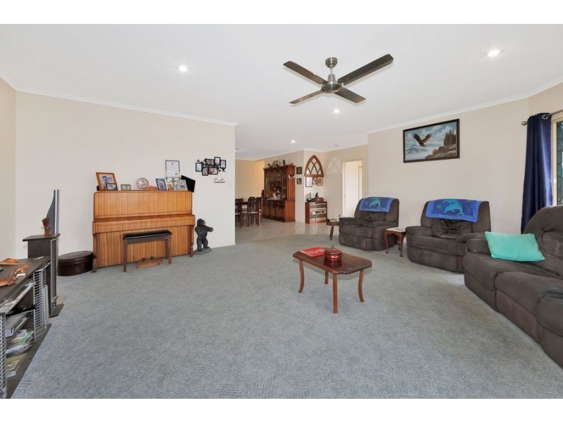 13 Cove, Burnett Heads QLD 4670