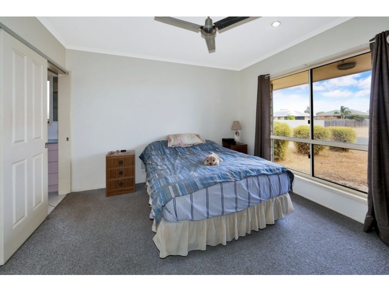 13 Cove, Burnett Heads QLD 4670