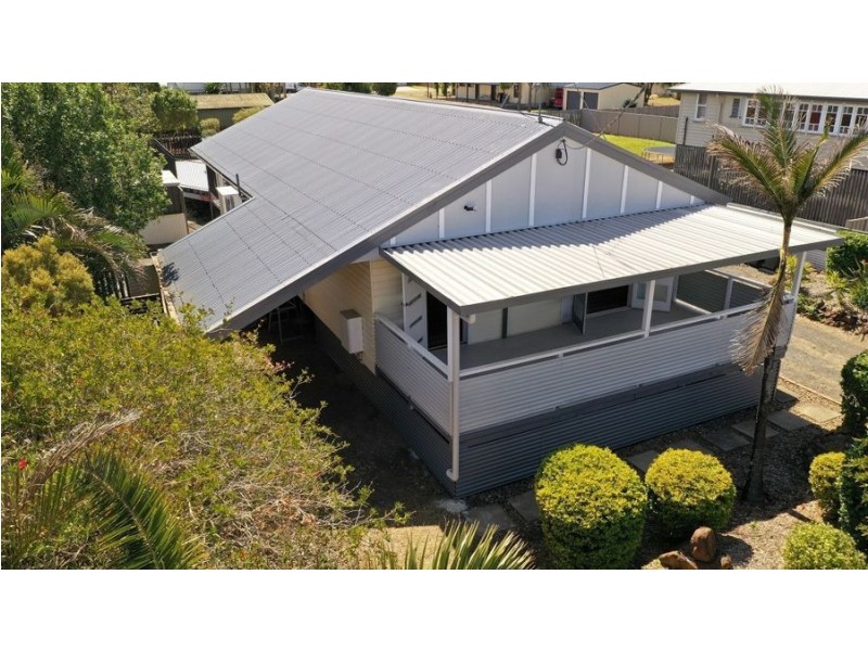 30 Wave Street, Burnett Heads QLD 4670