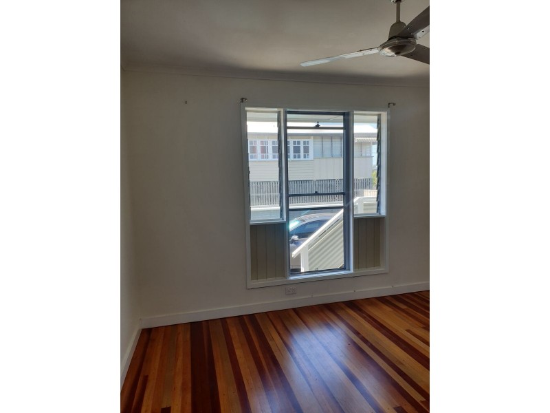 30 Wave Street, Burnett Heads QLD 4670