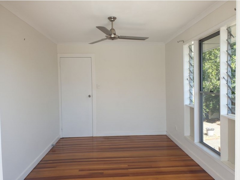 30 Wave Street, Burnett Heads QLD 4670