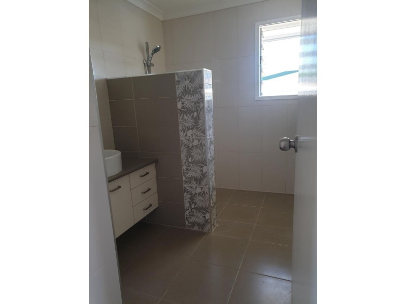 30 Wave Street, Burnett Heads QLD 4670