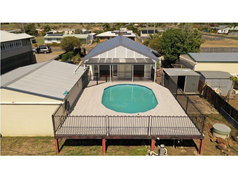 30 Wave Street, Burnett Heads QLD 4670