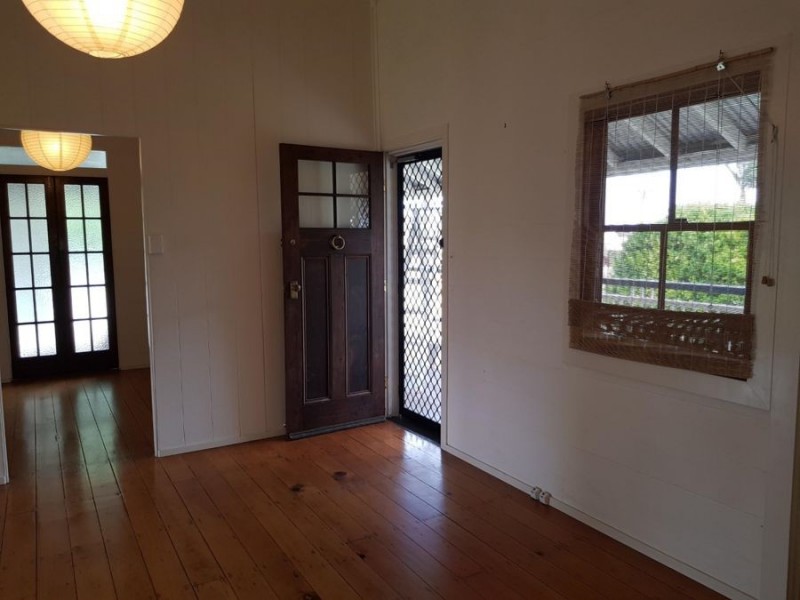 68 Welch, Elliott Heads QLD 4670