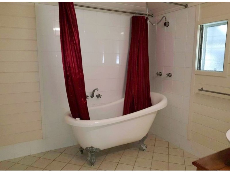 68 Welch, Elliott Heads QLD 4670