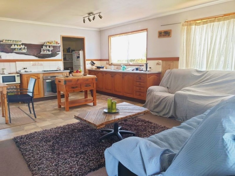 68 Rowlands Road, Burnett Heads QLD 4670
