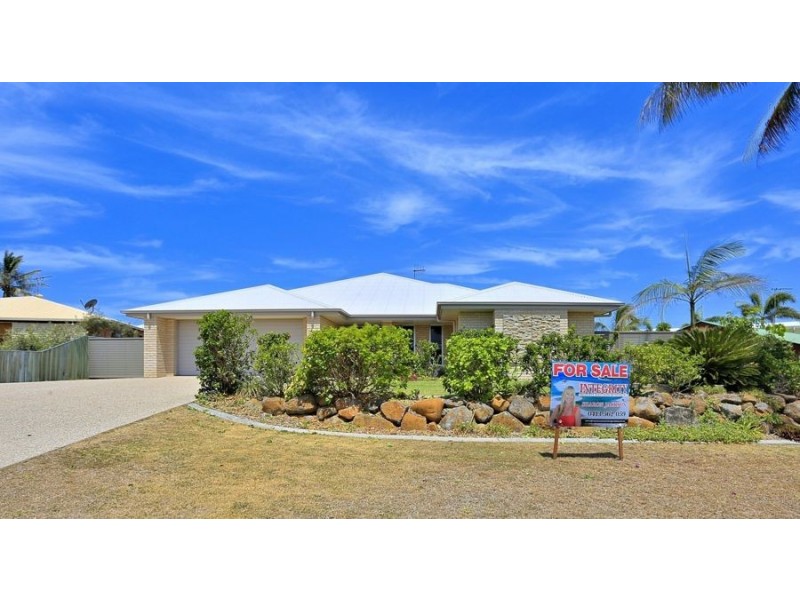 6 Ocean view Place, Elliott Heads QLD 4670