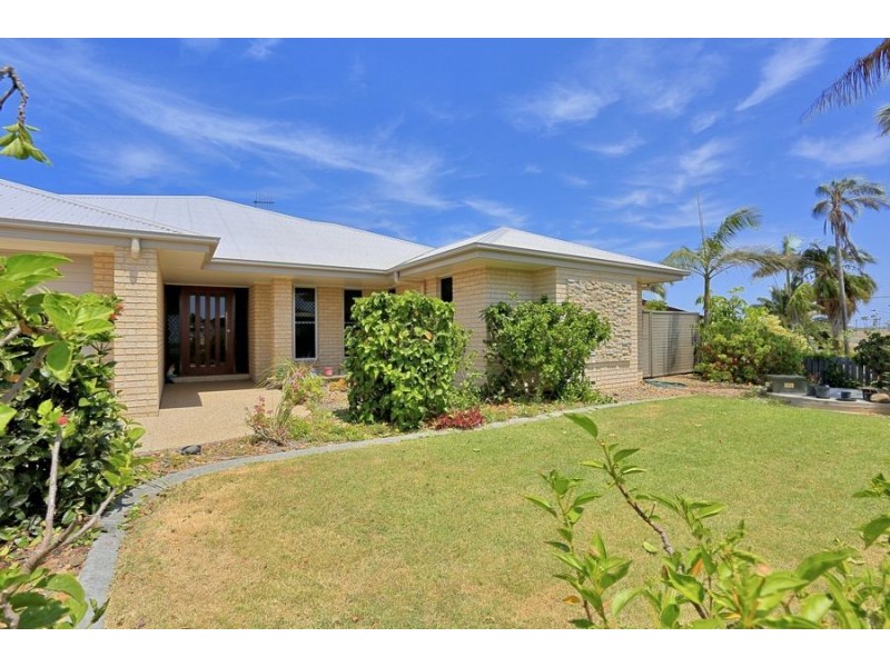 6 Ocean view Place, Elliott Heads QLD 4670