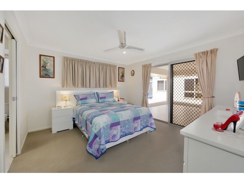 6 Ocean view Place, Elliott Heads QLD 4670