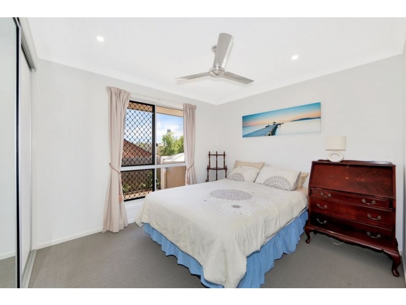 6 Ocean view Place, Elliott Heads QLD 4670