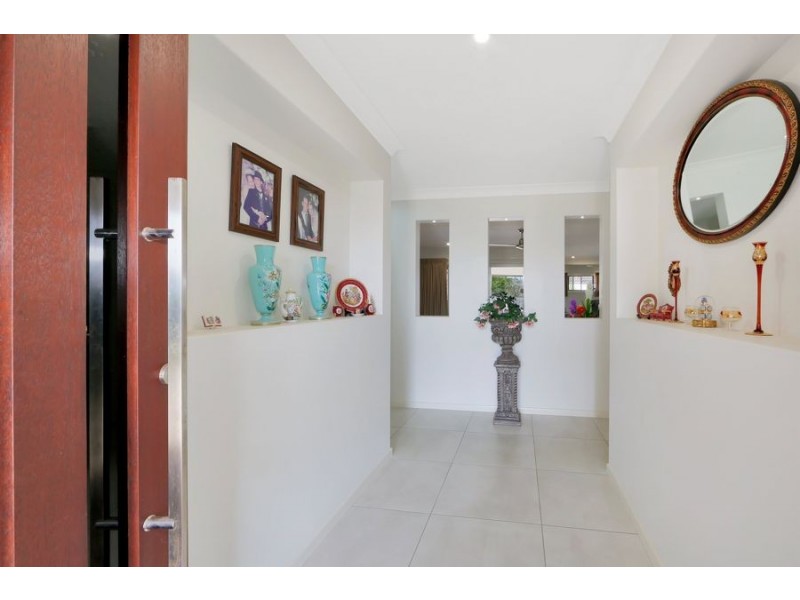 6 Ocean view Place, Elliott Heads QLD 4670