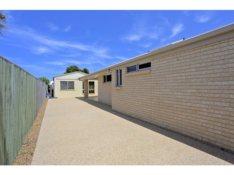 6 Ocean view Place, Elliott Heads QLD 4670