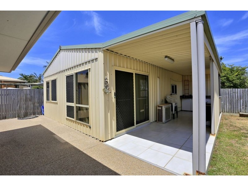 6 Ocean view Place, Elliott Heads QLD 4670