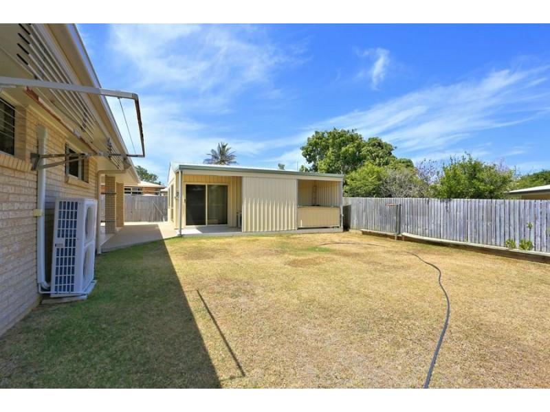 6 Ocean view Place, Elliott Heads QLD 4670