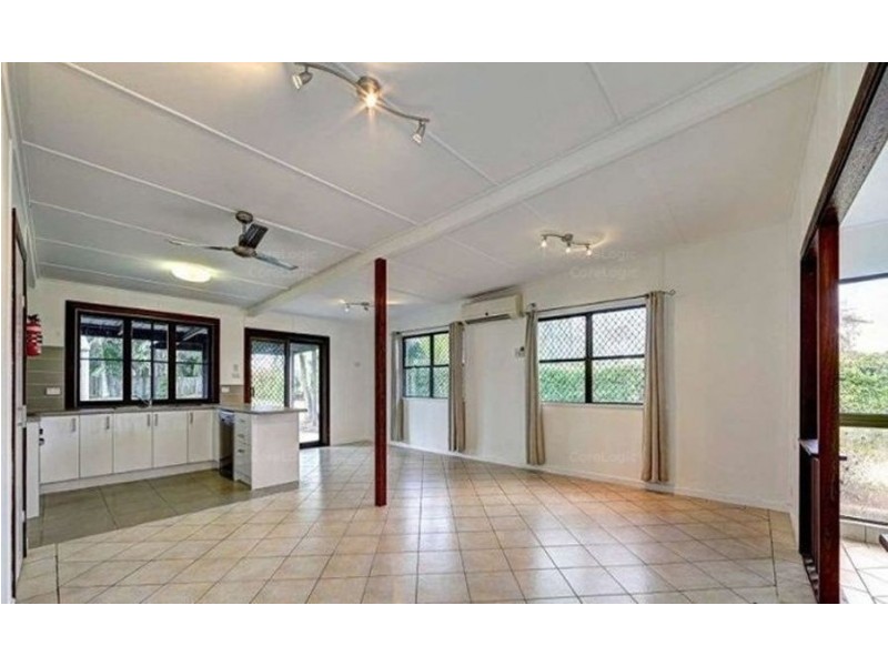 25 Bathurst street, Elliott Heads QLD 4670