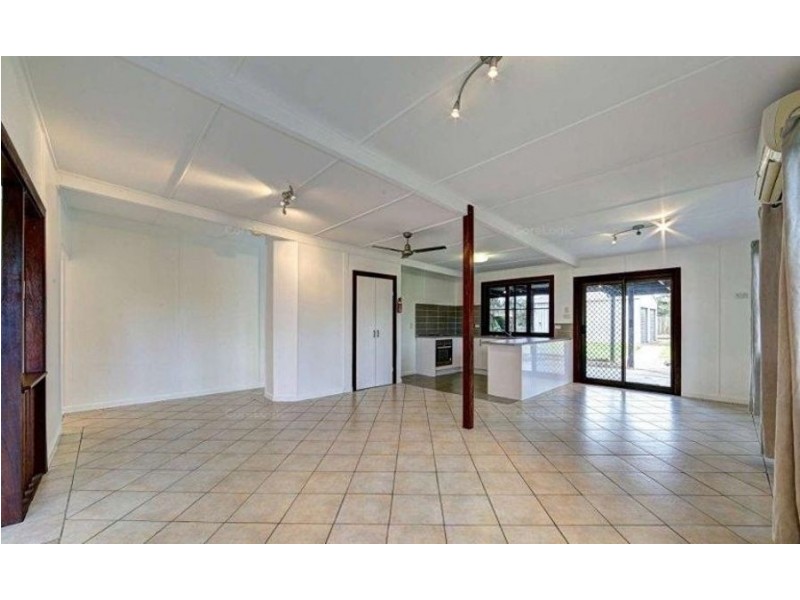 25 Bathurst street, Elliott Heads QLD 4670