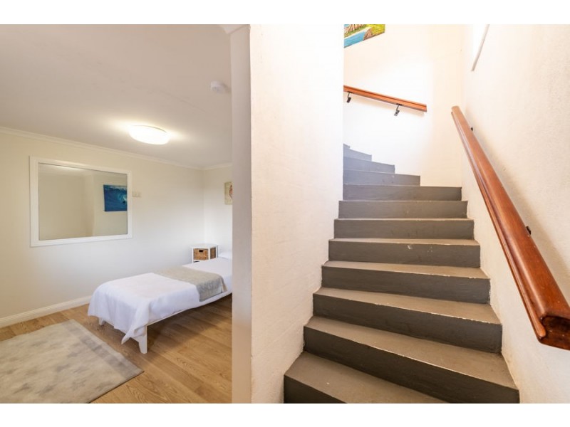 60 Esplanade, Elliott Heads QLD 4670