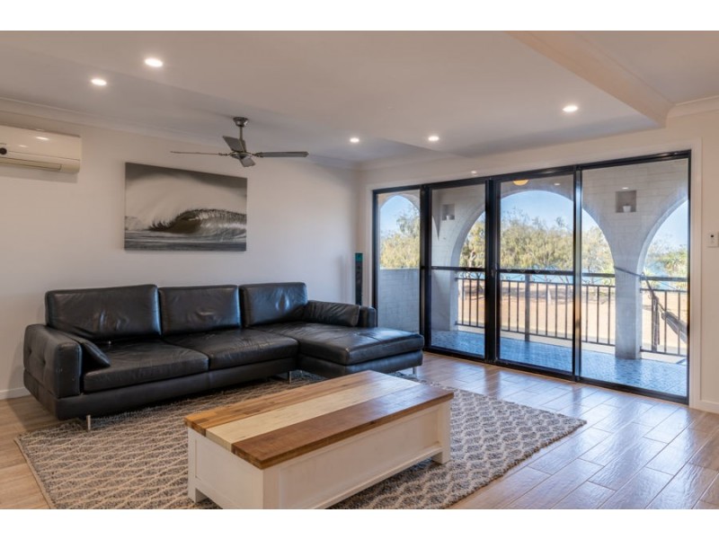 60 Esplanade, Elliott Heads QLD 4670