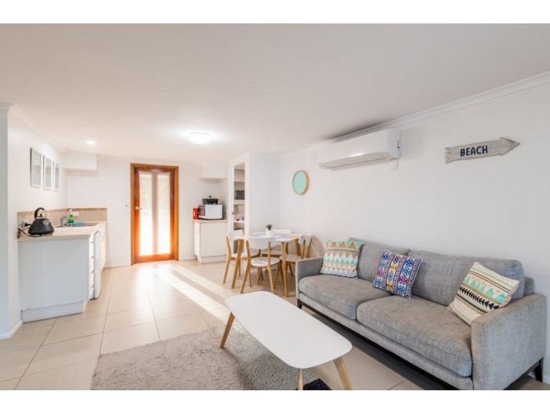 60 Esplanade, Elliott Heads QLD 4670