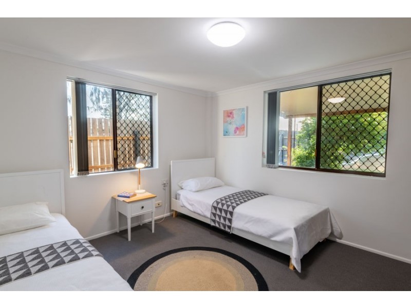 60 Esplanade, Elliott Heads QLD 4670