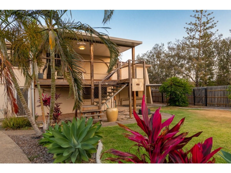 60 Esplanade, Elliott Heads QLD 4670