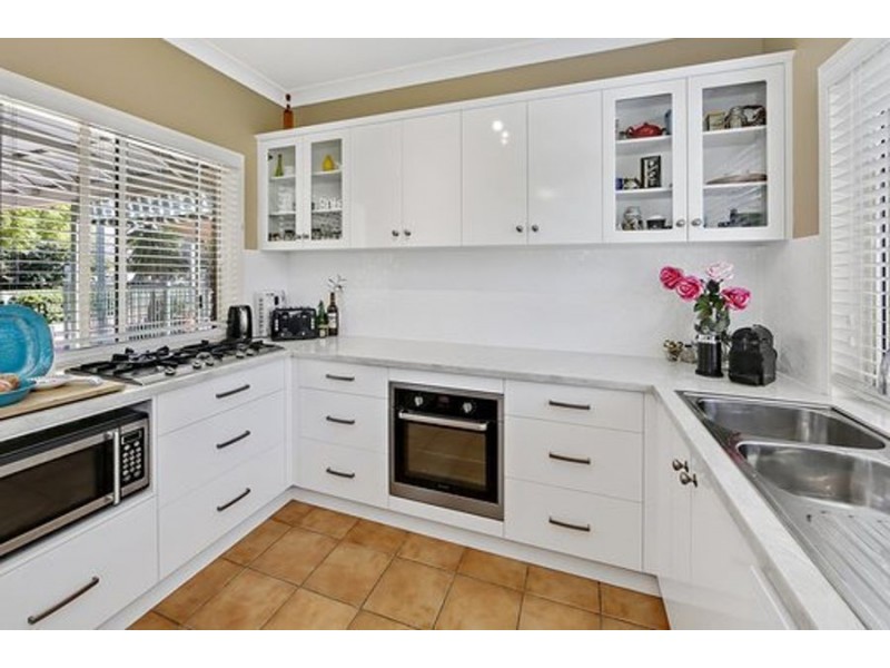 6 Geary Street, Burnett Heads QLD 4670