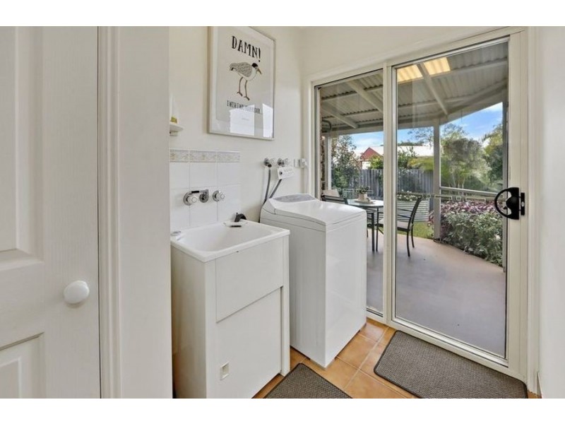 6 Geary Street, Burnett Heads QLD 4670