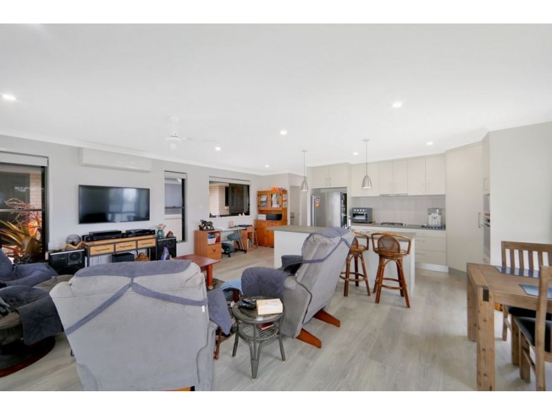 3 Allana Court, Elliott Heads QLD 4670