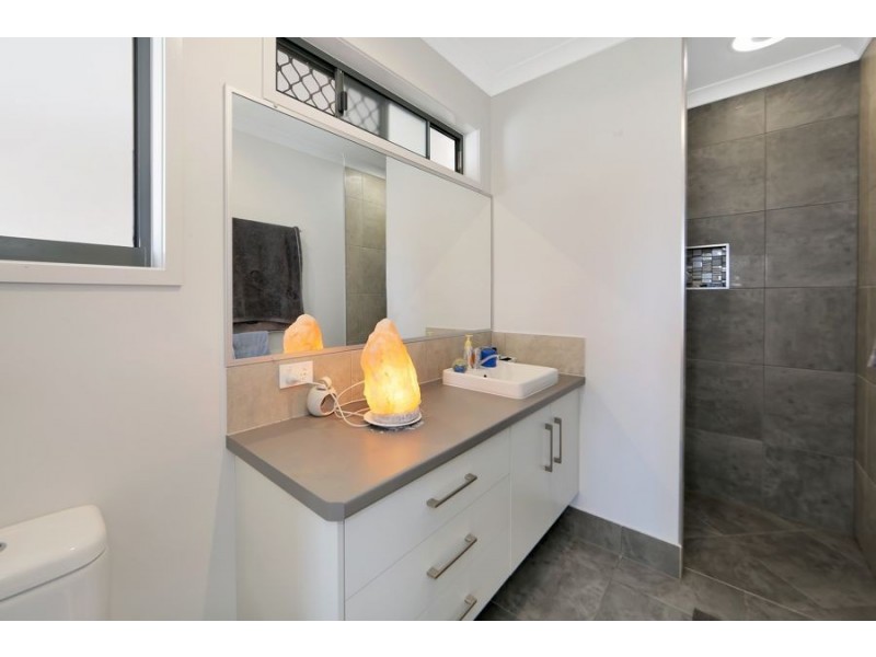 3 Allana Court, Elliott Heads QLD 4670