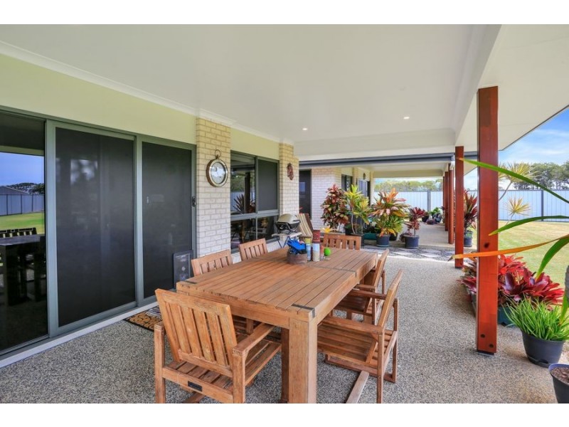 3 Allana Court, Elliott Heads QLD 4670