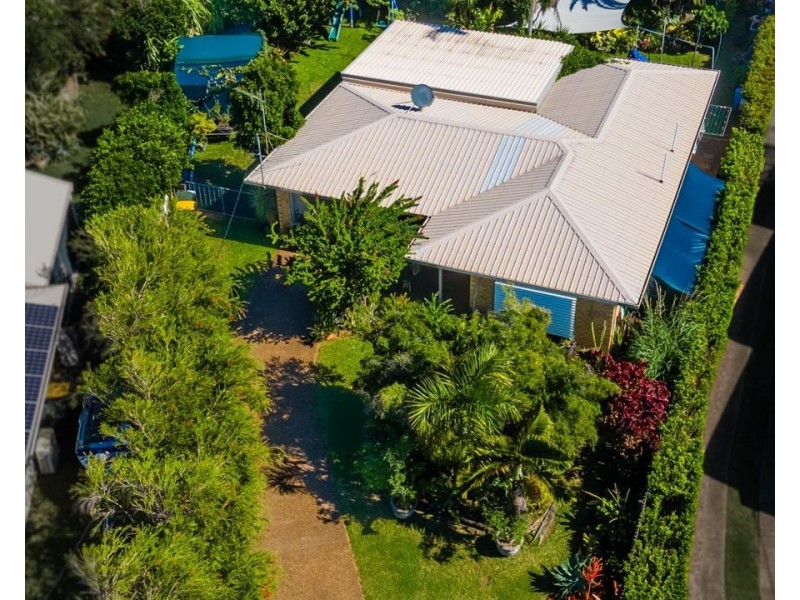 4 Crystal Court, Elliott Heads QLD 4670