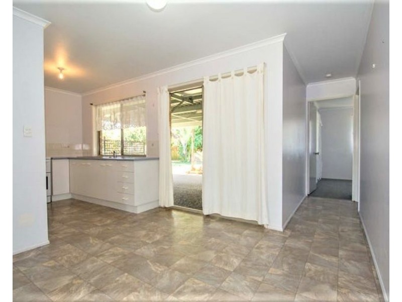 4 Crystal Court, Elliott Heads QLD 4670